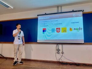 Aluno Pedro na Latinoware 2025